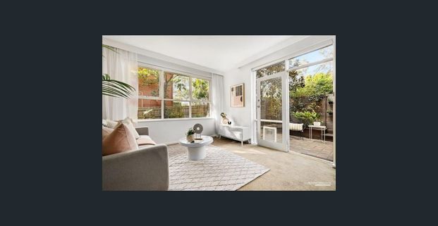 Private Courtyard Living in a Prime Glen Iris Setting - Photo 1