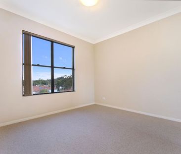 2 Bedroom Unit in the Heart of Fairy Meadow - Photo 1