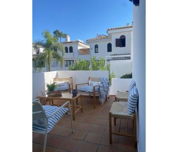 Alquiler de chalet adosado en Calle Bolivia - Photo 1