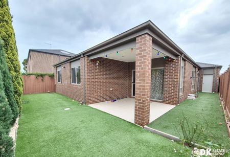 15 Anglers Ave, Point Cook, VIC 3030 (Residential)FAMILY ENTERTAINER! - Photo 3