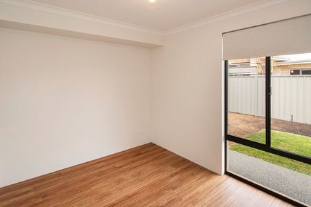 Family Home in Fantastic Location! - Photo 5