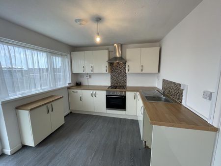 3 bedroom terraced house to rent - Photo 5