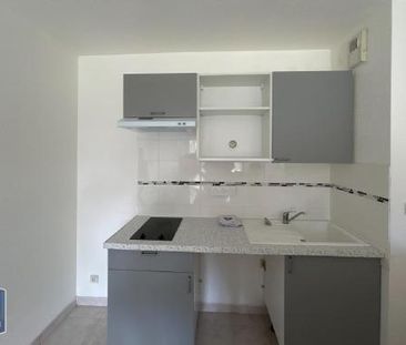 Location Appartement 2 pièces 45m² TONNAY CHARENTE 17430 - Photo 4