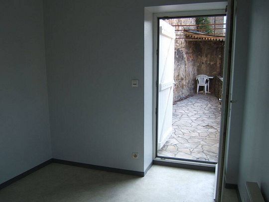 Location appartement autre 2 pièces 28 m² à Villefranche-de-Rouergue (12200) - Photo 1