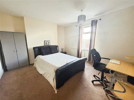 3 bedroom house to rent Mount Pleasant, Redditch, Worcestershire, B97 - Photo 5