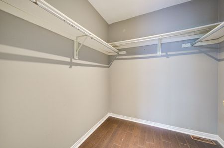 For Lease - 2593 Addingham Crescent, Oakville, Ontario - Photo 4