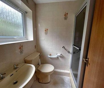 Larchmoor Park, Gerrards Cross Road, Slough, SL2 - Photo 6