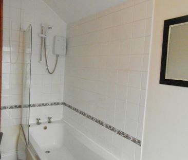 AVAILABLE NOW*** TWO DOUBLE BEDROOMS**** DINING ROOM**** FRONT RECE... - Photo 6