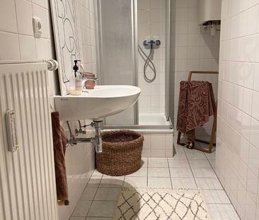 Großzügige helle 2 Raum-Wohnung im Erdgeschoß in ruhiger Lage **bei... - Foto 1