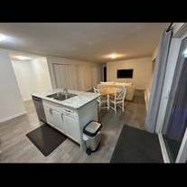 2 bedroom Basement Suite - Photo 2