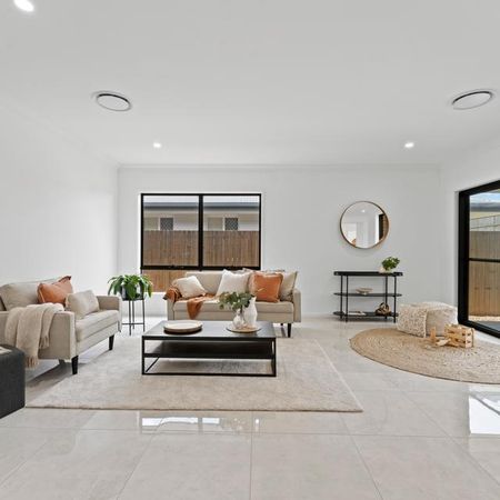 Welcome to 24 Coorong Street, Yarrabilba - modern living in a convenient location. - Photo 3