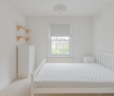 2 bedroom flat to rent - Photo 4