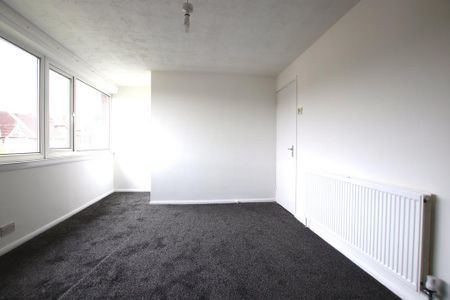 3 bedroom maisonette to rent - Photo 4