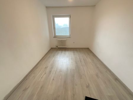 Frisch renovierte 4 Zimmerwohnung mit Balkon - Photo 5