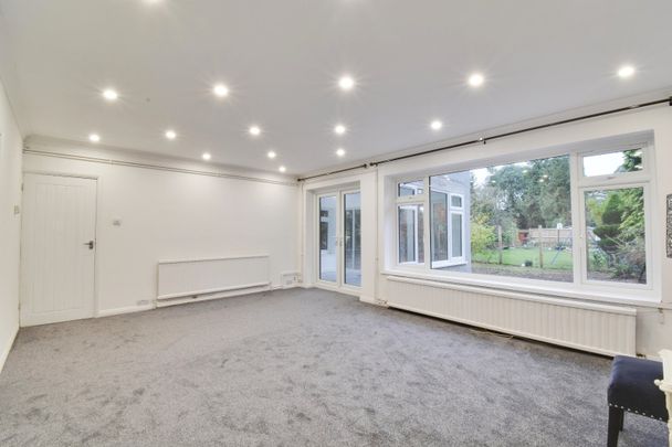 3 bedroom apartment to rent - Photo 1