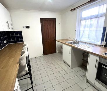 3 bedroom terraced house to rent - Photo 5