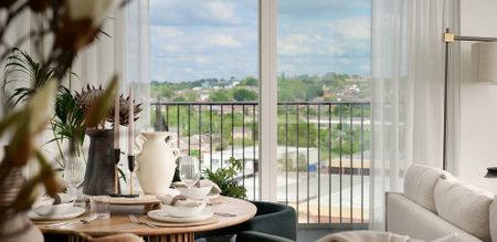 Lindley House, The Hyde, NW9, London - Photo 2