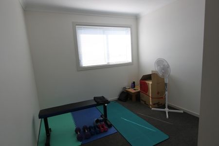 81 Caragh Avenue, Googong NSW 2620 - House For Rent | Domain - Photo 4
