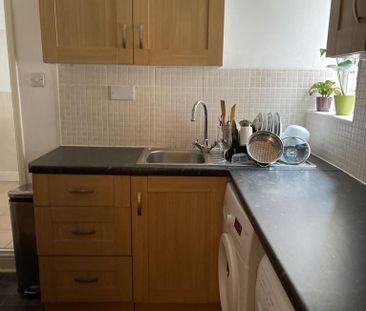 2 bedroom ground floor flat to rent - Photo 4