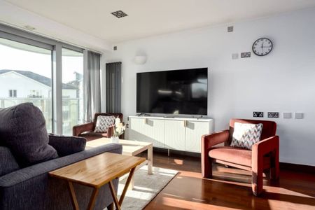 Flat 43 Orbis Wharf, Bridges Court Road, London SW11 3GW, UK, London - Photo 5