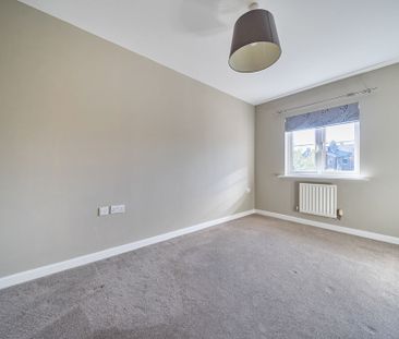 Wey Gardens, Haslemere - 3 bedrooms Property for lettings - Seymours - Photo 1