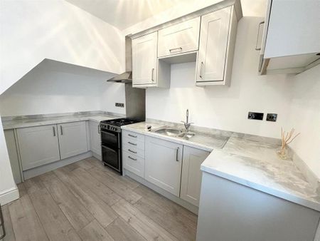 2 bedroom terraced house to rent - Photo 3