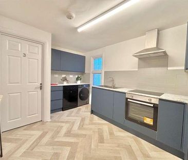 Hawes Court, MK40 - Photo 6