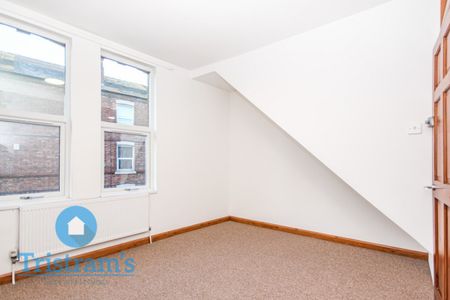 3 bed Mid Terraced House for Rent - Photo 4