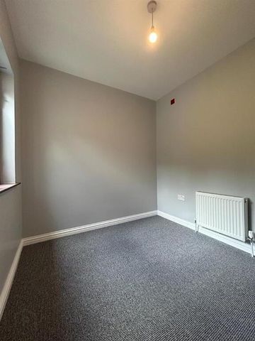 20a Church Street, Dromore, BT25 1AA - Photo 4