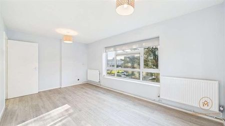 Dale Court, Grove Hill, South Woodford, London, E18 - Photo 3