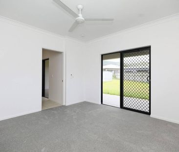 Beautifully Refurbished Family Home – Available Now! - Photo 6