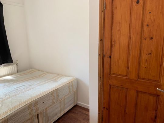 Room in a Shared Flat, Mildura Court, N8 - Photo 1