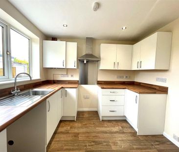 4 bedroom detached house to rent - Photo 1