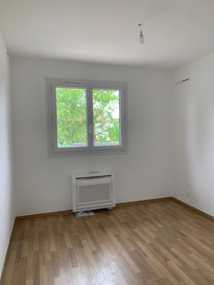 MAISON T6 à CHAMPFORGEUIL - Photo 1