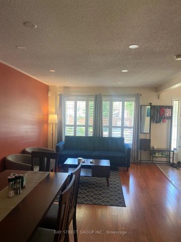 Detached Home For Lease | W9051238 - Photo 2