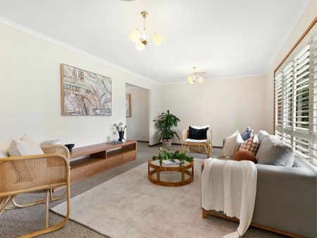 Spacious Family Home in a Prime Belmont Location - Photo 2