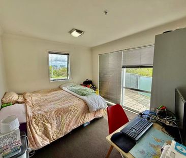 City-Fringe Living – Modern Apartment in Eden Terrace - Photo 1
