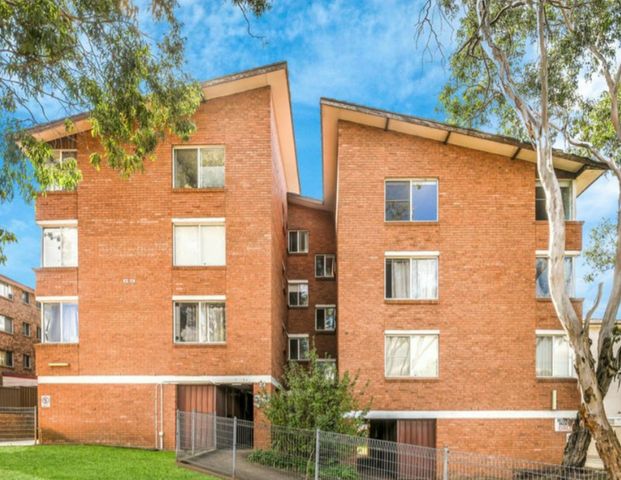 2-Bedroom Unit with Balcony & Lock-Up Garage - Photo 1