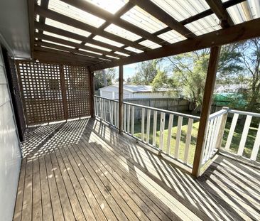 3 Bedroom Home in Prime Location! - Photo 1
