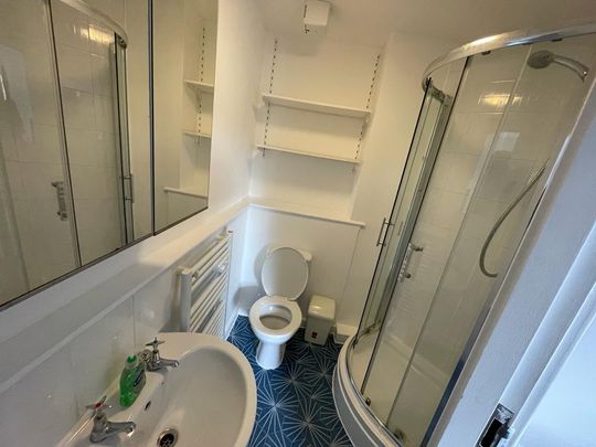 2 Bed Flat, Fremington Court, CV1 - Photo 1