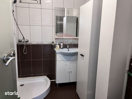 Vila de închiriat 6 camere Piata Victoriei - Photo 3