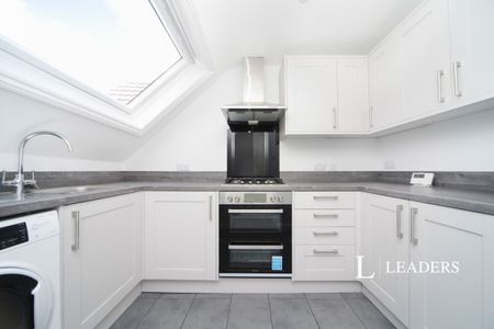 2 bedroom apartment to rent Sea Road, Felixstowe, IP11 - Photo 3