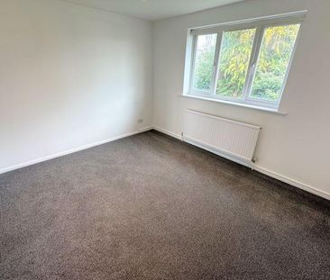 2 bedroom end of terrace house to rent - Photo 2