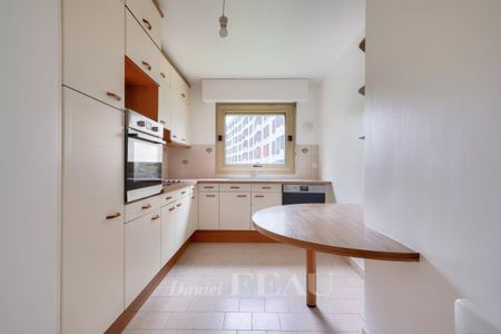 Saint-Cloud - Val d'Or - Appartement 3 chambres. - Photo 2