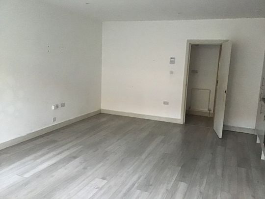 2 Bed Flat, Parchmore Road, CR7 - Photo 1