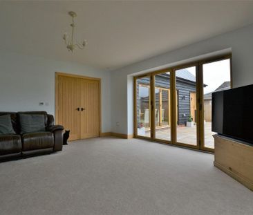 3 bedroom detached house to rent - Photo 2