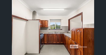 FAMILY HOME, MUST VIEW! - Photo 2