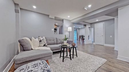 For Lease - 32 Westmoreland Court, Markham, Ontario - Photo 3