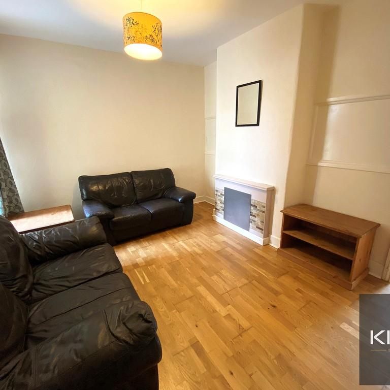 4 bedroom terraced house to rent - Photo 1