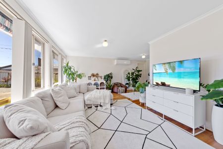 Spacious 3 Bedroom Home in Warnervale! - Photo 5
